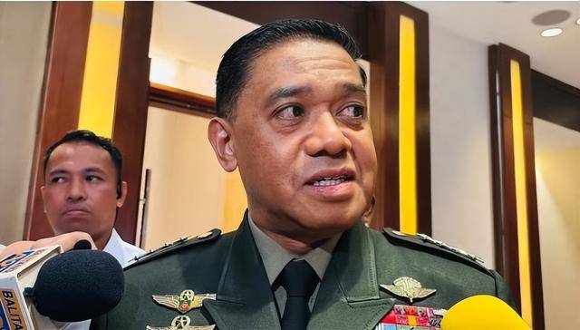 皇冠信用网登1_“坐滩”军舰补给中断皇冠信用网登1,菲军方威胁中国:造成一人死亡即触碰红线