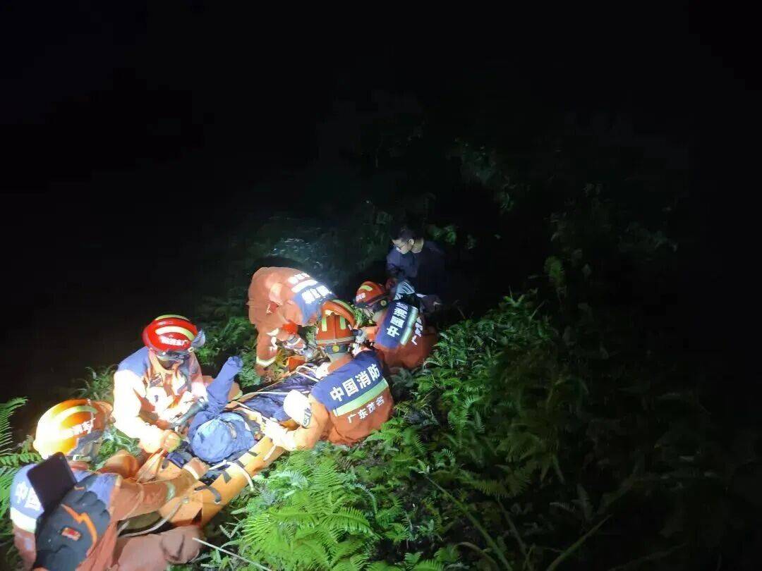 怎么开皇冠信用網会员_93岁老人进山失联怎么开皇冠信用網会员,两天后发现他倒挂在树杈上苦撑……