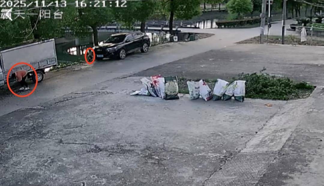 皇冠信用最新地址
_3岁男童家门口落水母亲施救双双遇难皇冠信用最新地址
,家属质疑“河道护坡陡峭无法自救”