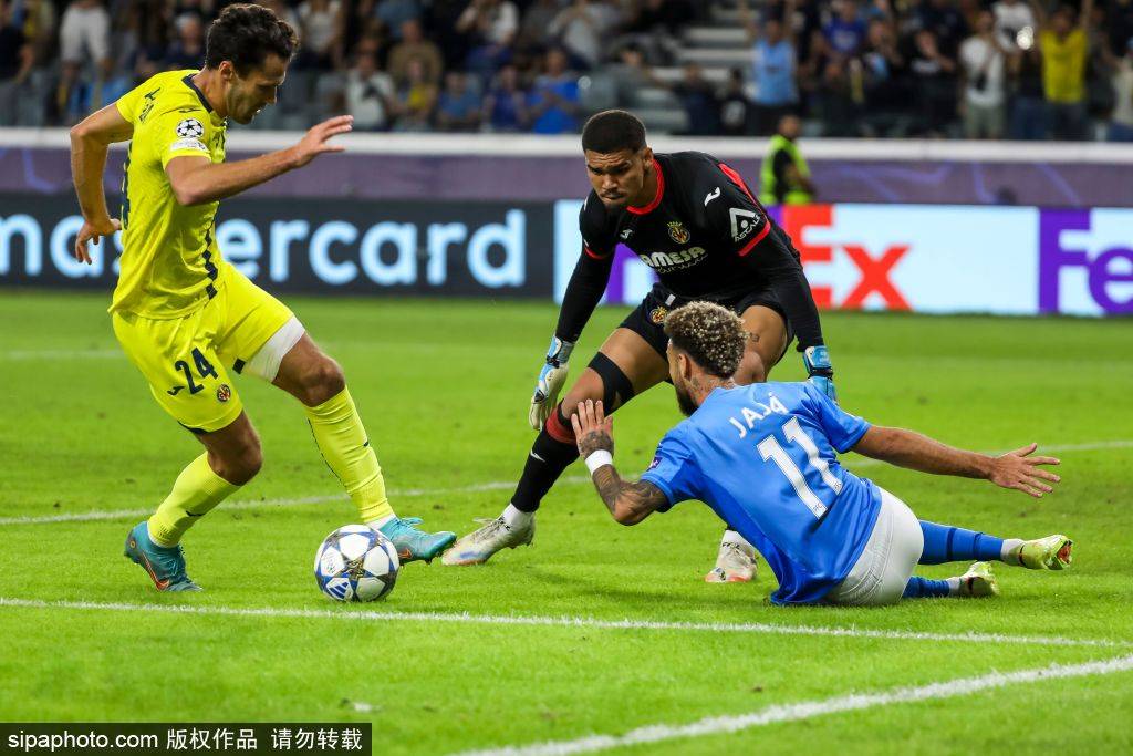 皇冠信用盘登2代理
_亚冠对决!蓉城1-1广岛皇冠信用盘登2代理
,教练战术分析与争议判罚引热议!